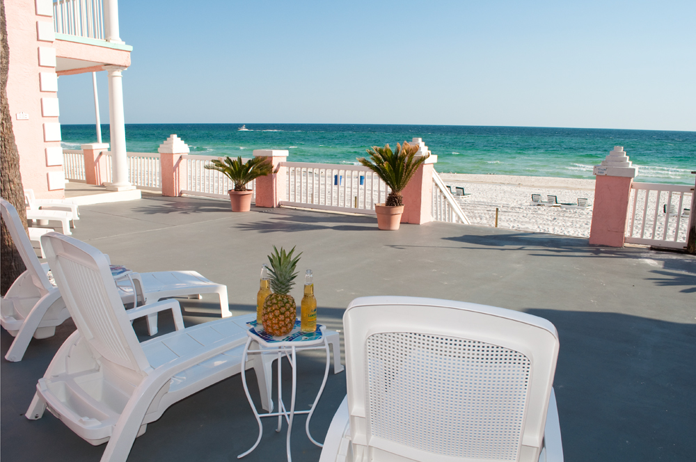 Pineapple Villas on Laguna Beach Photo Gallery